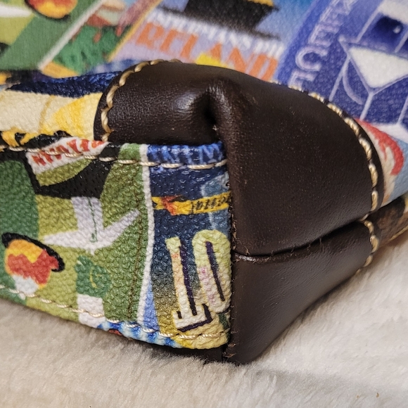 Dooney & Bourke Disney Epcot Food and Wine Festival 2016 Bag - Picture 8 of 9